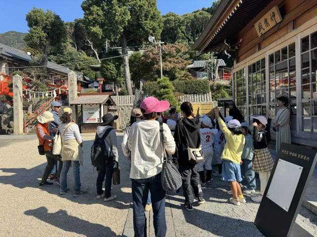 妙見神社の宮司様の特別な配慮により、能楽堂をお借りして、
SONY主催の感動体験プログラムを開催しました。