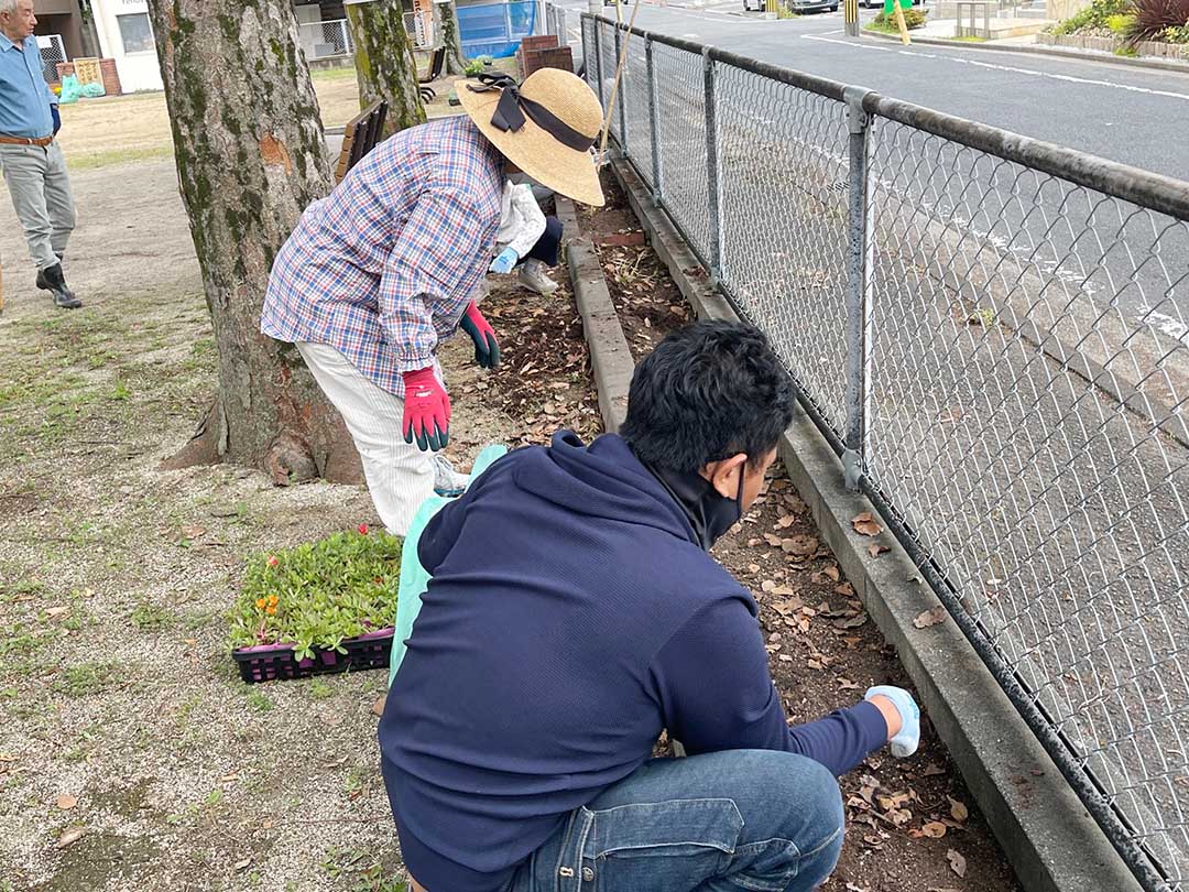 “クリーン北九州”まち美化活動 公園清掃を行っています。【北九州 新築・注文住宅】